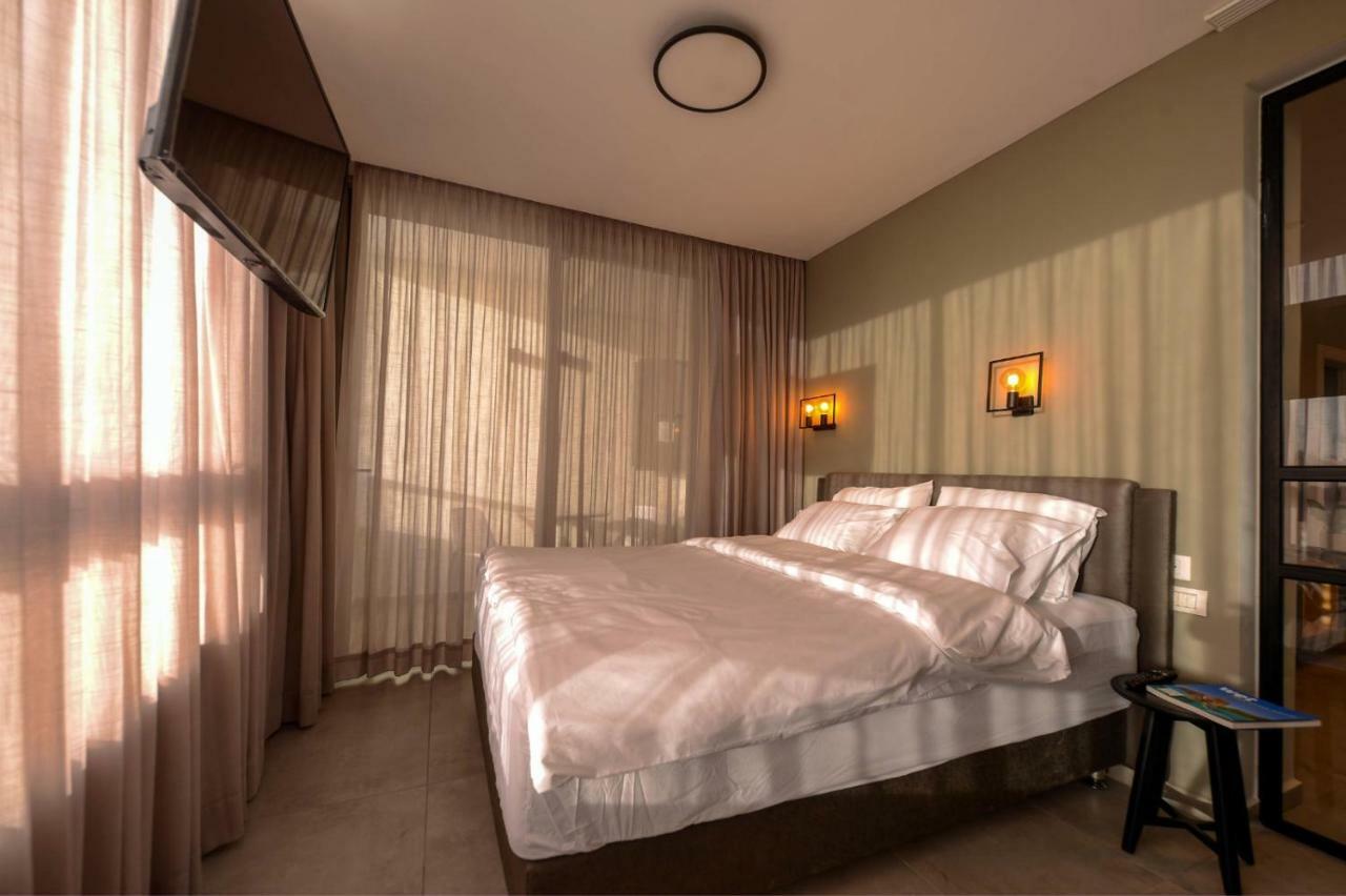 Luxury Suites By Notaly Ariel Haifa Exteriör bild