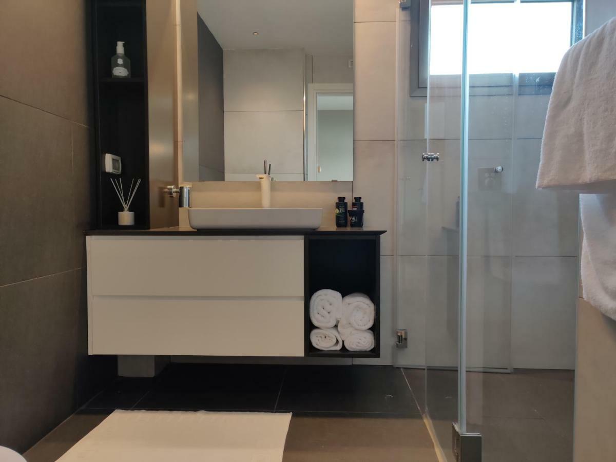 Luxury Suites By Notaly Ariel Haifa Exteriör bild